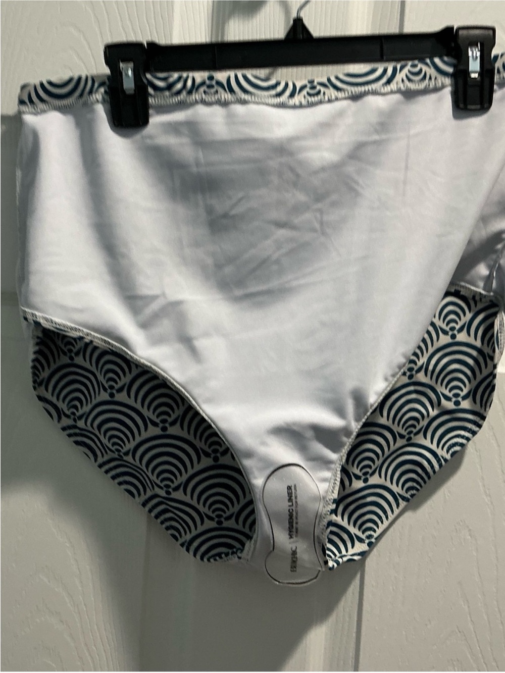 Sold ** BloomChic Navy and White Swim Mini with Geometric Fans - Picture 6 of 12